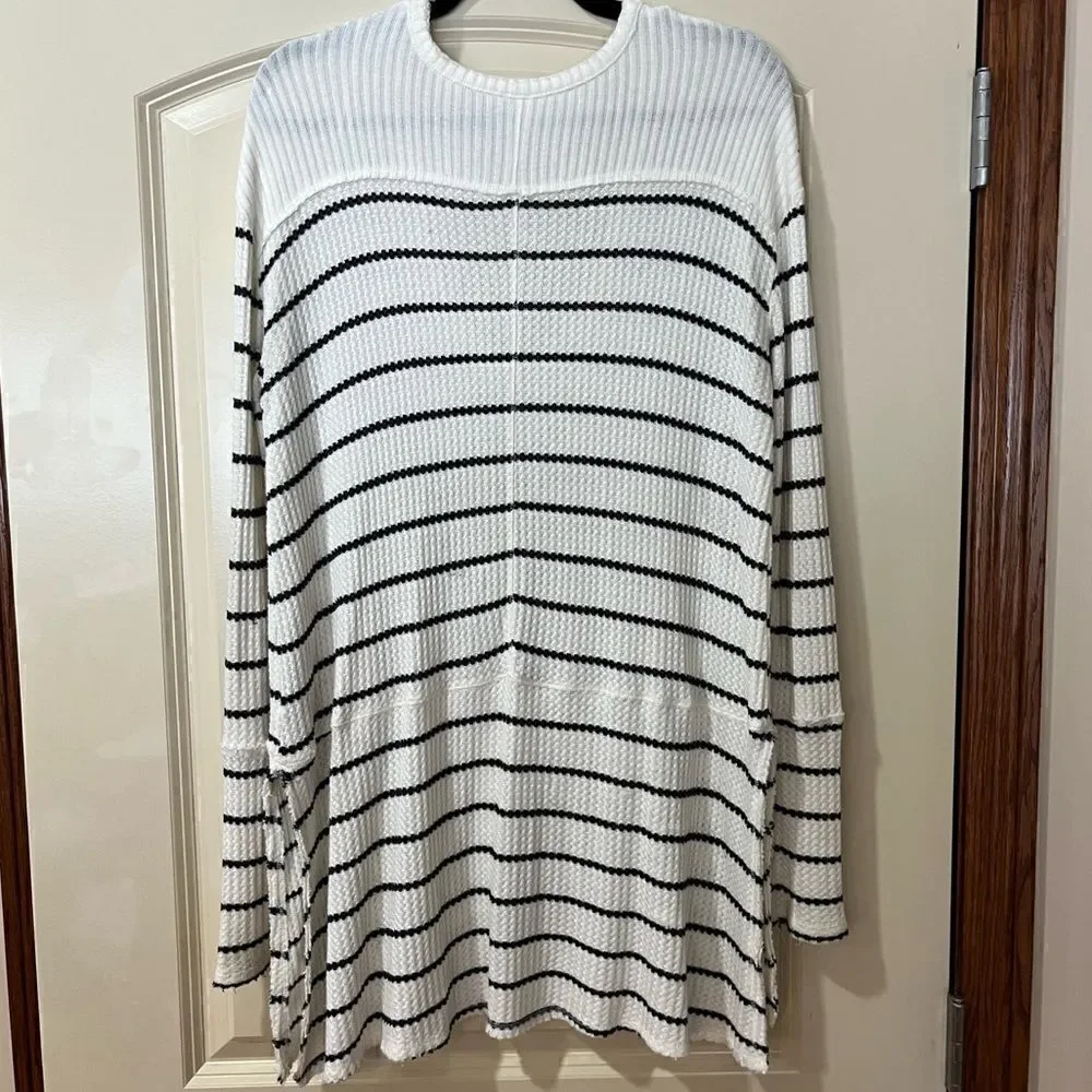 FREE PEOPLE Long Sleeve Sunset Park Thermal Waffle Weave Navy White Size Small